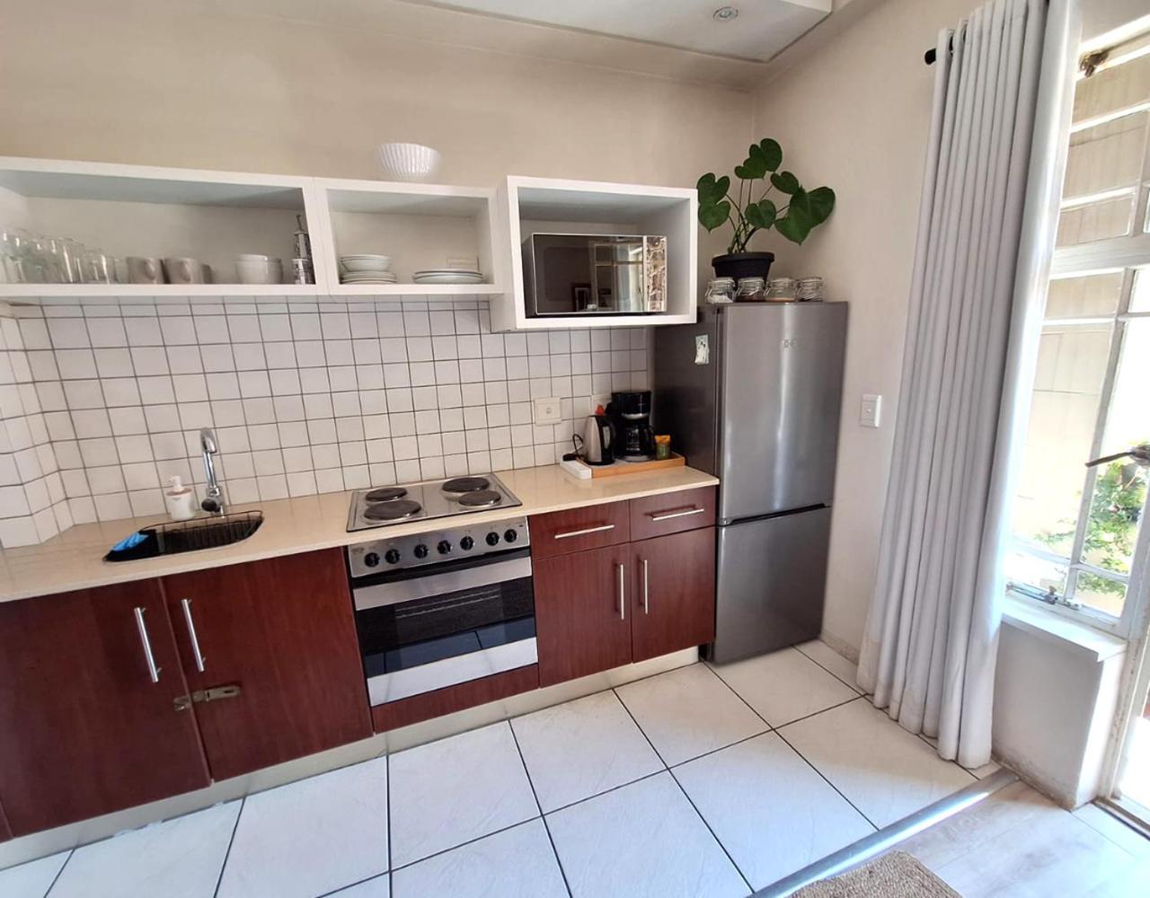 Apartment City Retreat: Cozy Balcony! Cape Town