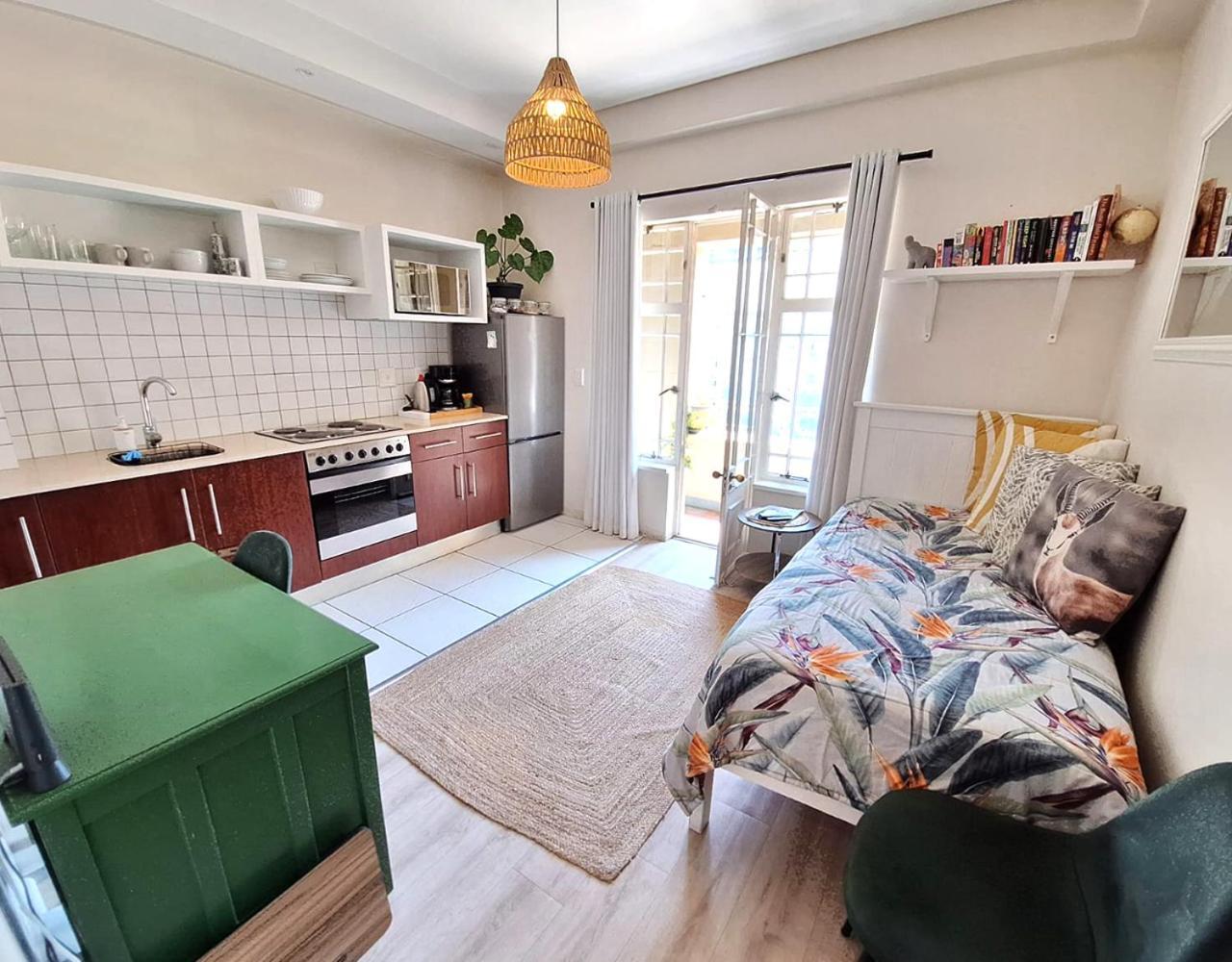 City Retreat: Cozy Balcony! Apartment Cape Town